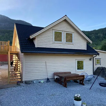 New In Herand, Hardanger Herand